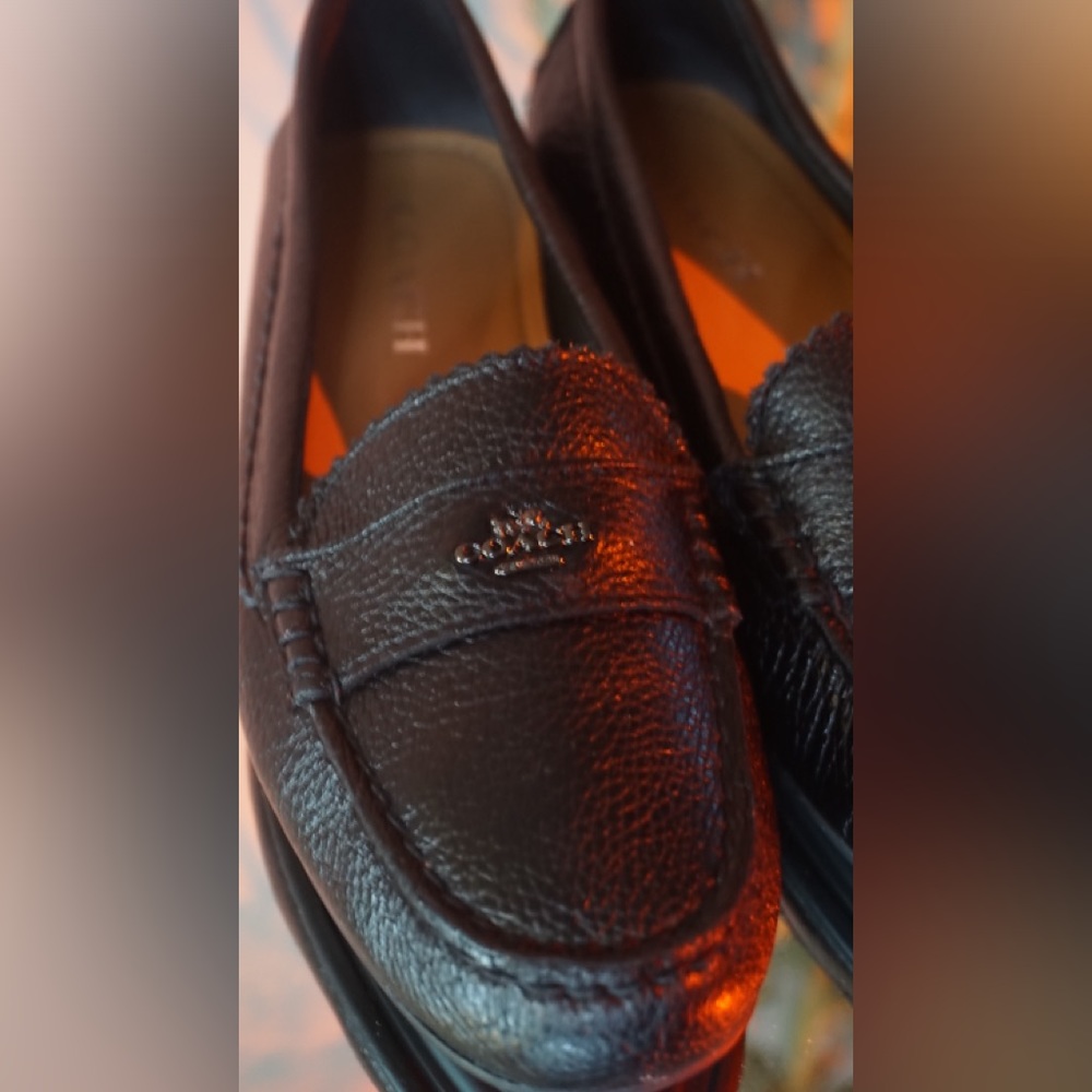 Coach  Black Leather Casual Flat Shoes Womens Size 7 B (pre owned) - Picture 3 of 9